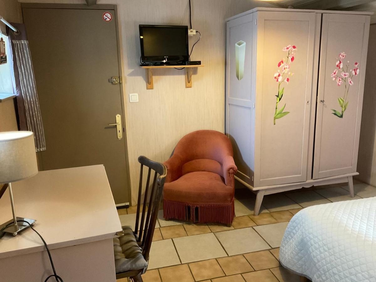 Chambres, Table D'Hotes Et Gites Les Mesanges Saint-Jean-de-Sauves Экстерьер фото
