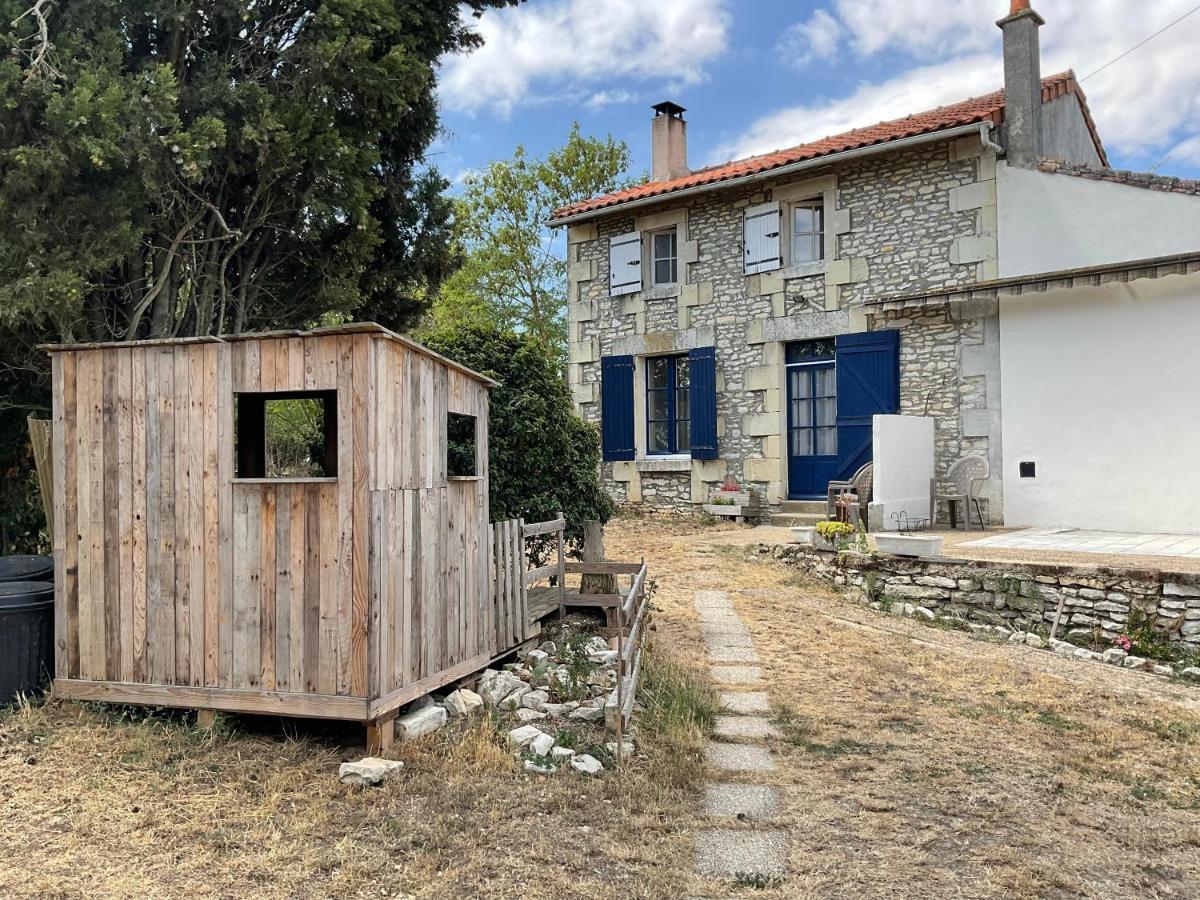 Chambres, Table D'Hotes Et Gites Les Mesanges Saint-Jean-de-Sauves Экстерьер фото